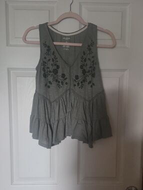 Arizona Jean Company Olive Green Embroidered Ruffle Tank Top